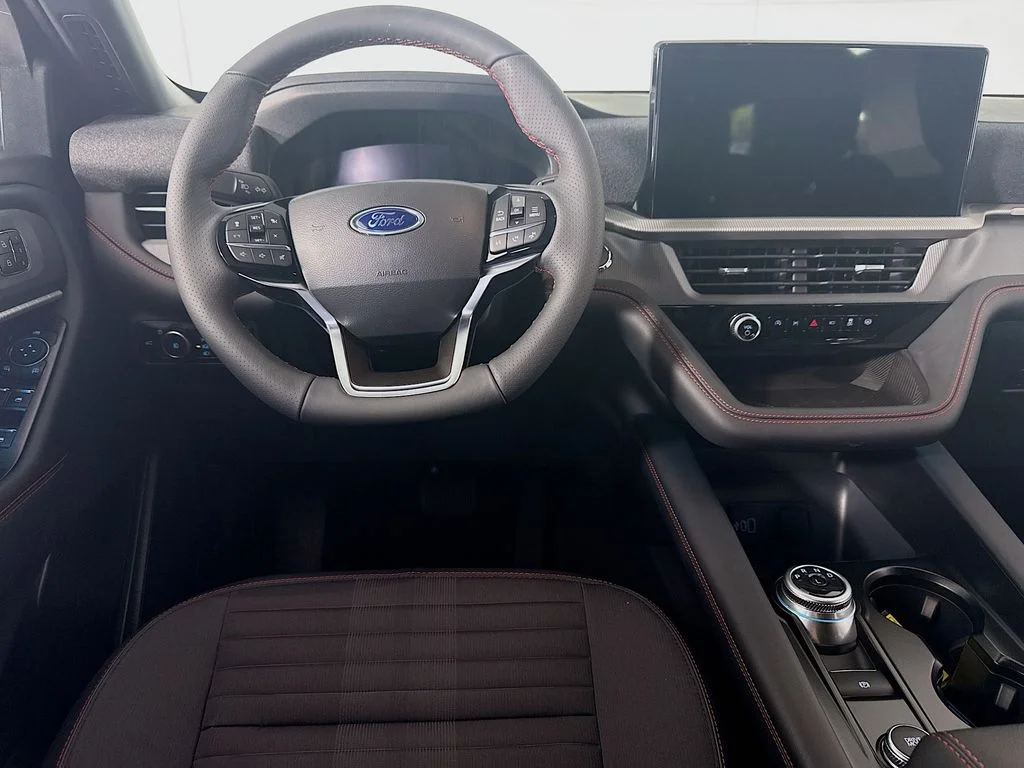 New 2026 Agate Black Metallic Ford ST-Line image 23