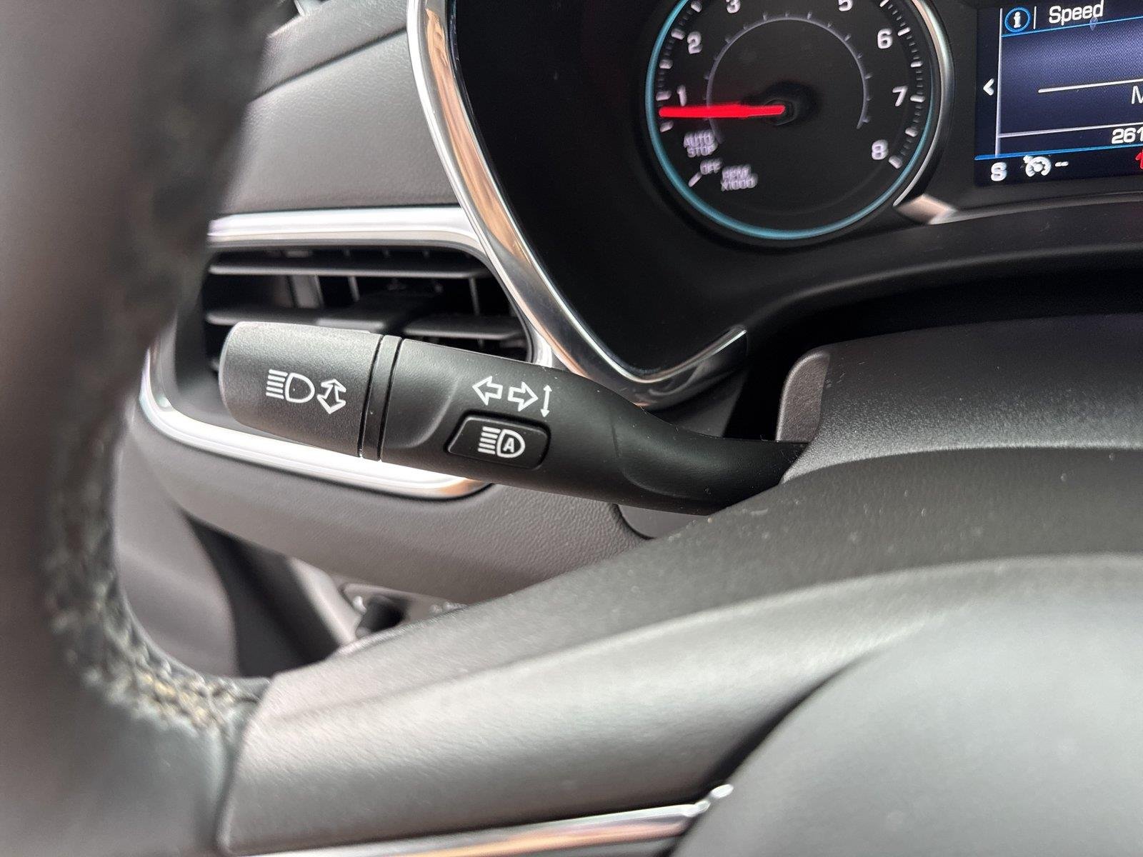 Used 2023 SUMMIT WHITE Chevrolet LT image 22