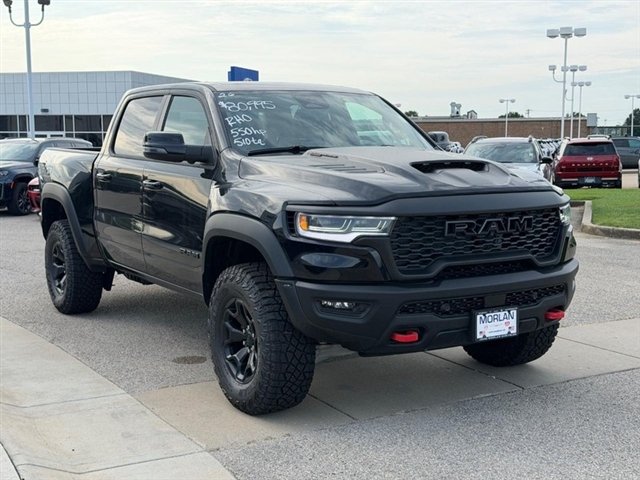 New 2026 Diamond Black Crystal Pearl-Coat Exterior Paint RAM RHO image 3