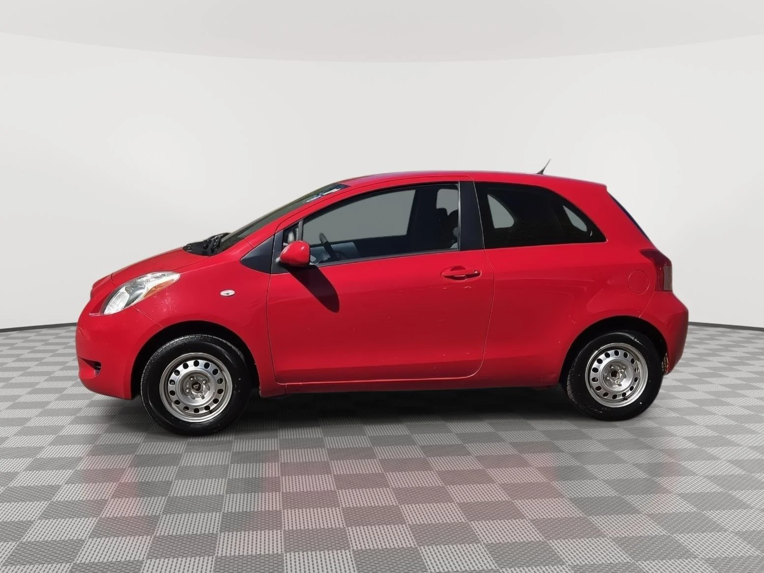Used 2007 Absolutely Red Toyota Base image 6