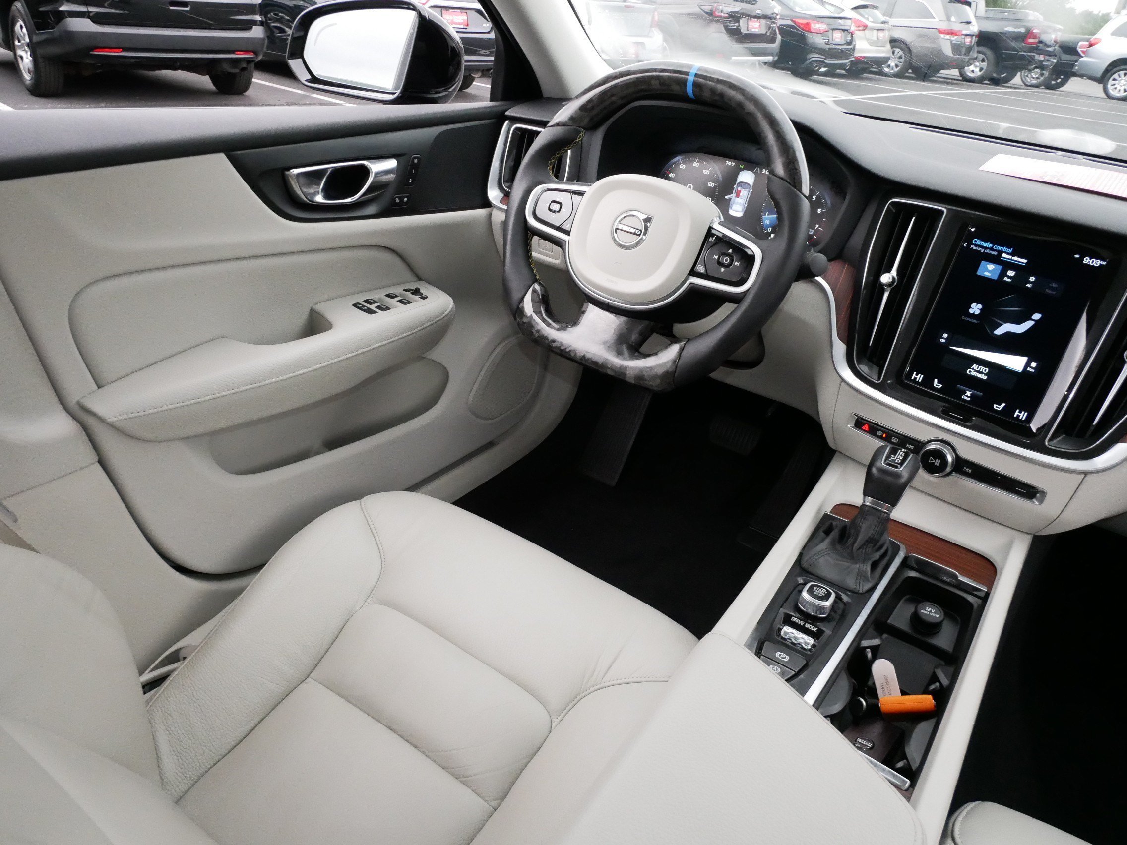 Used 2021 Osmium Grey Metallic Volvo Momentum image 9