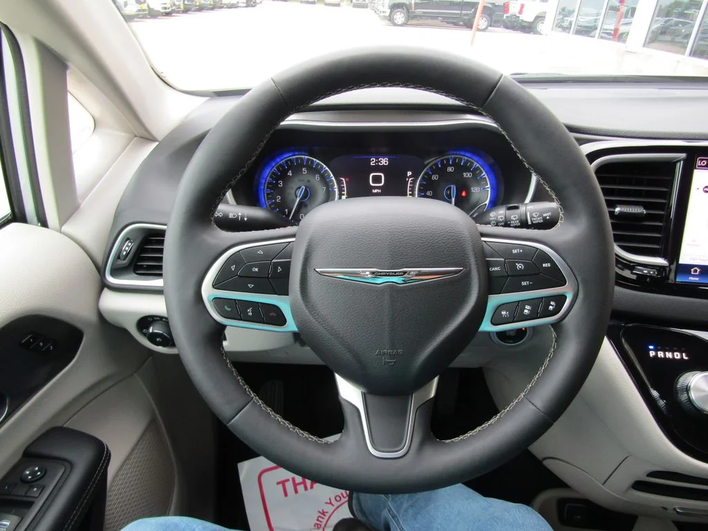 Used 2024 Silver Chrysler Touring L image 26