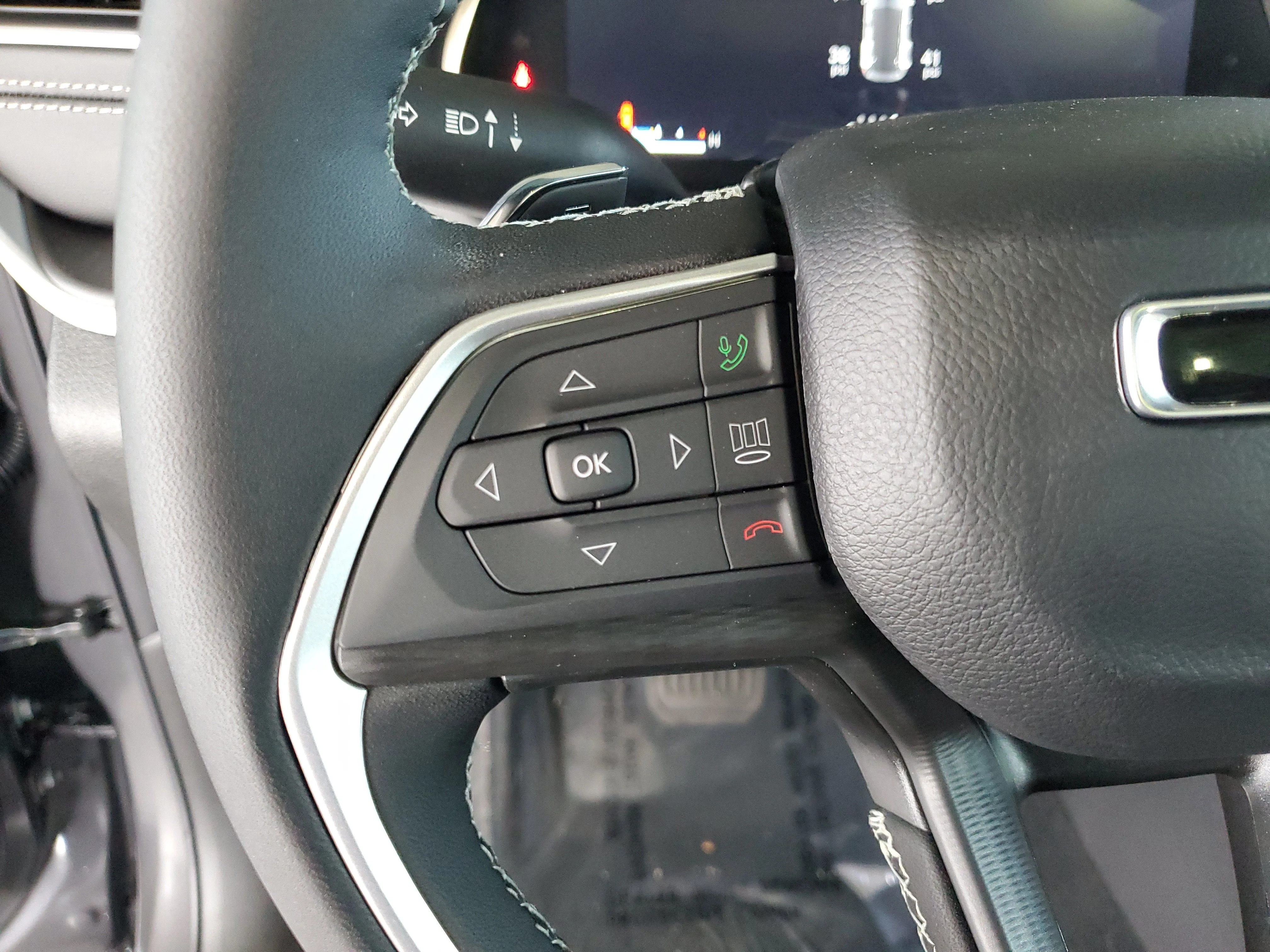 New 2026 Baltic Gray Metallic Clearcoat Jeep Laredo X image 23