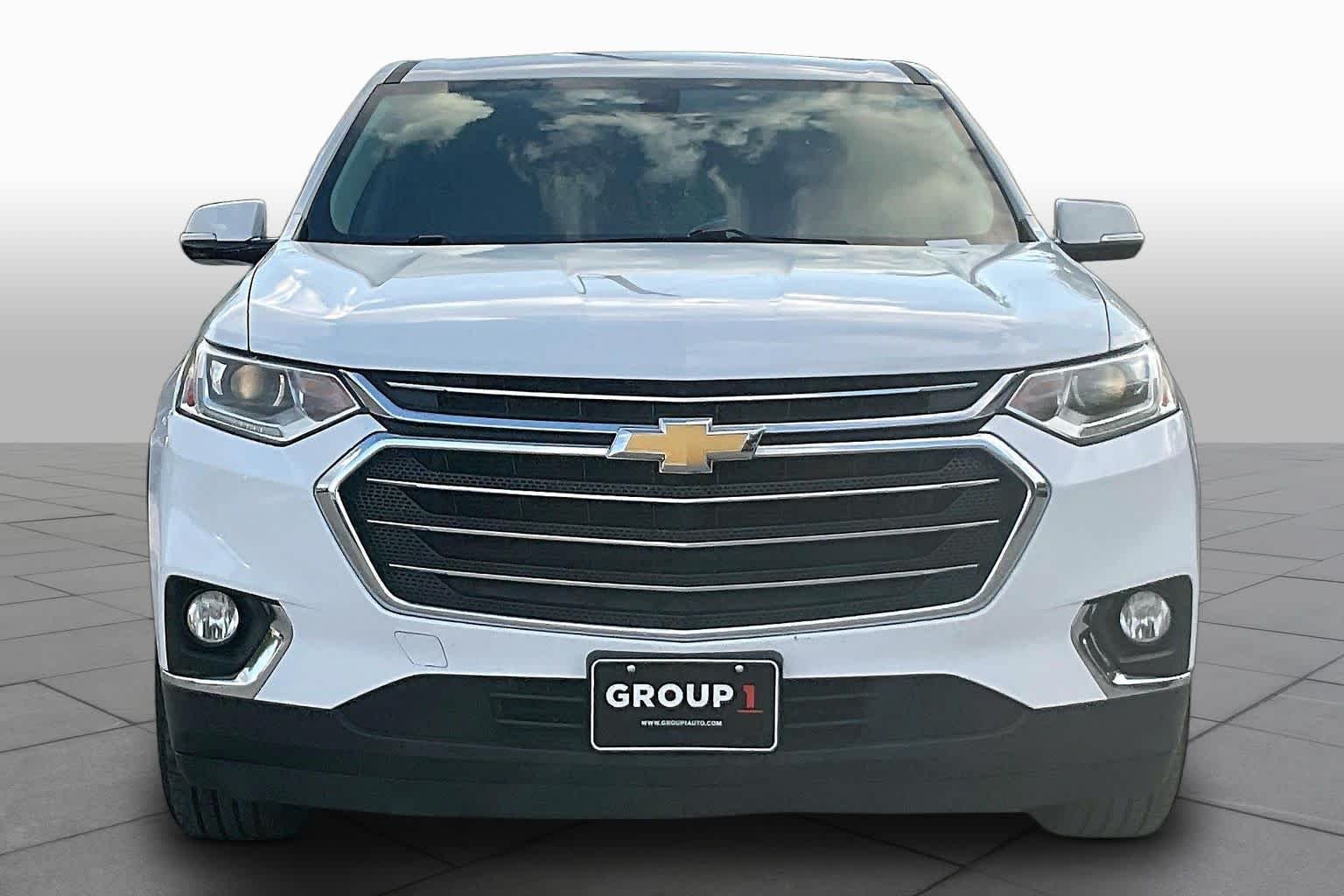 Used 2018 Summit White Chevrolet LT Cloth image 4