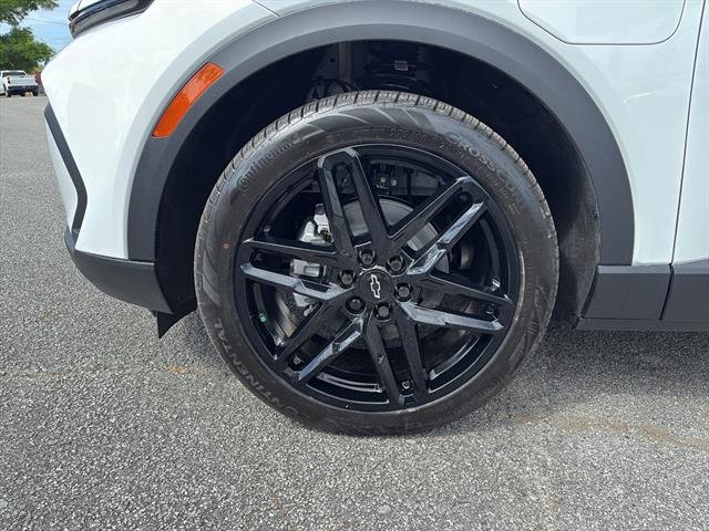 New 2026 Summit White Chevrolet LT image 9