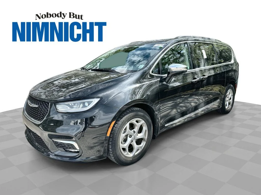 2023 Chrysler Pacifica Limited's photo