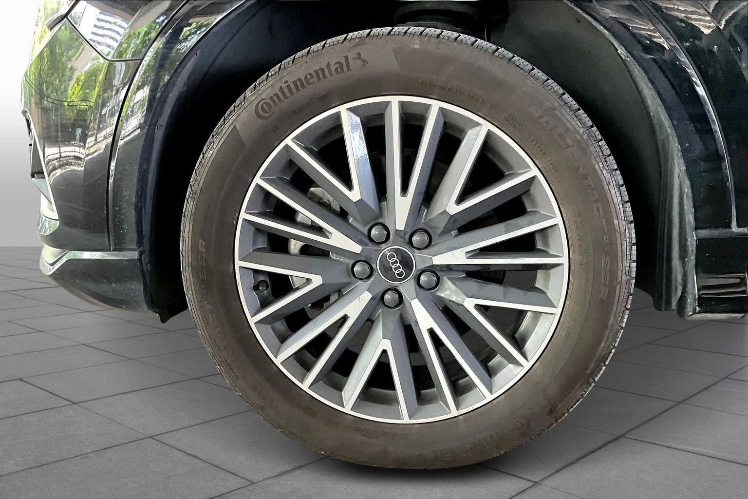 Used 2022 Mythos Black Metallic Audi Premium image 10