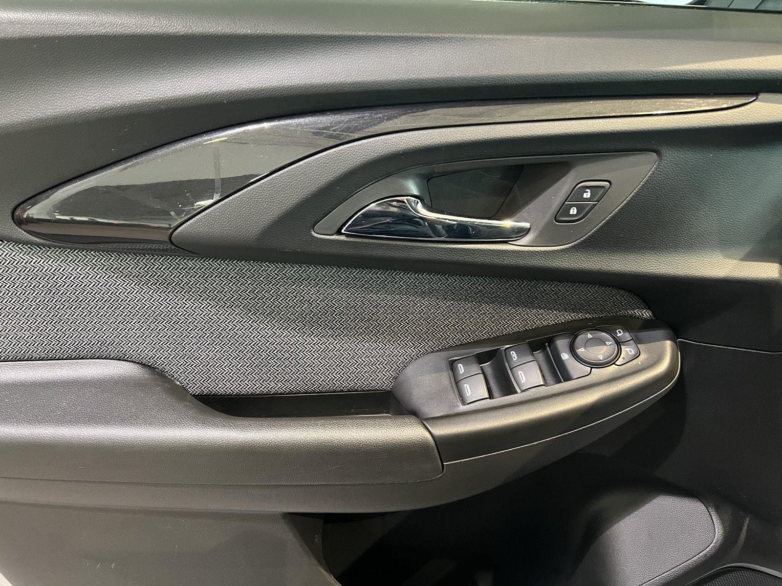Used 2022 Summit White Chevrolet LT image 11