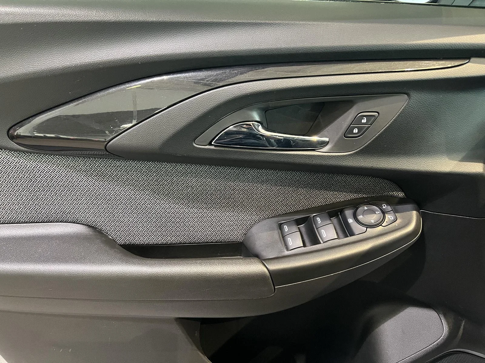Used 2022 Summit White Chevrolet LT image 11