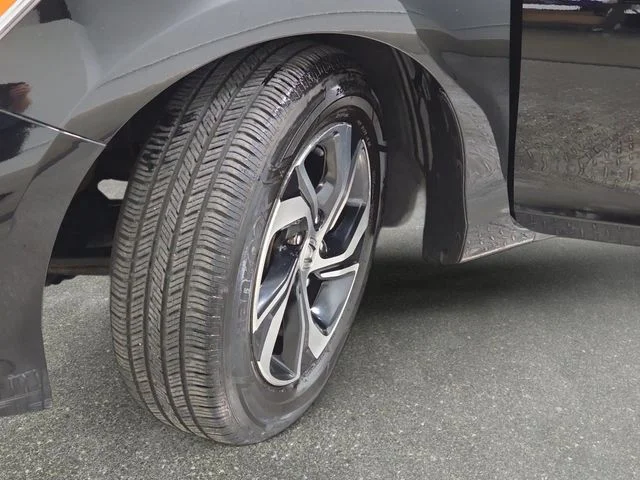 Used 2017  Honda LX image 31