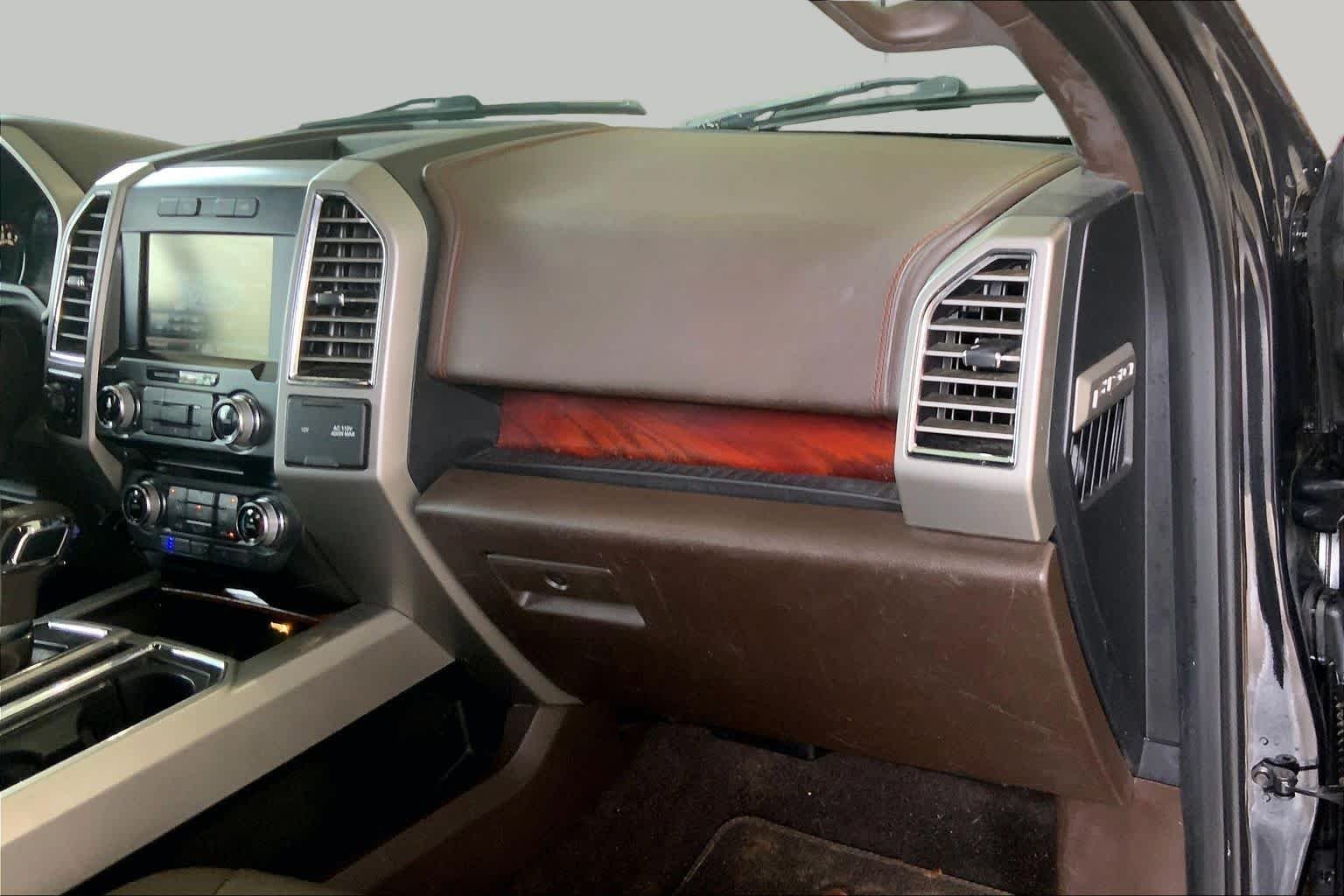 Used 2015 Tuxedo Black Metallic/Caribou Metallic Ford King Ranch image 19