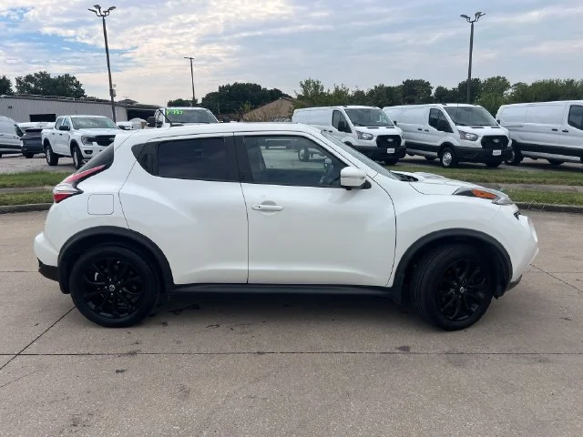 Used 2015 White Nissan SV image 8