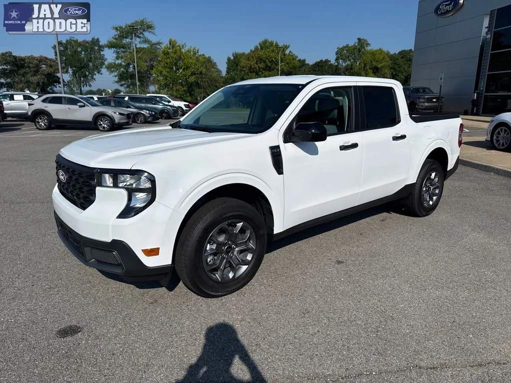 New 2026 Oxford White Ford XLT image 2