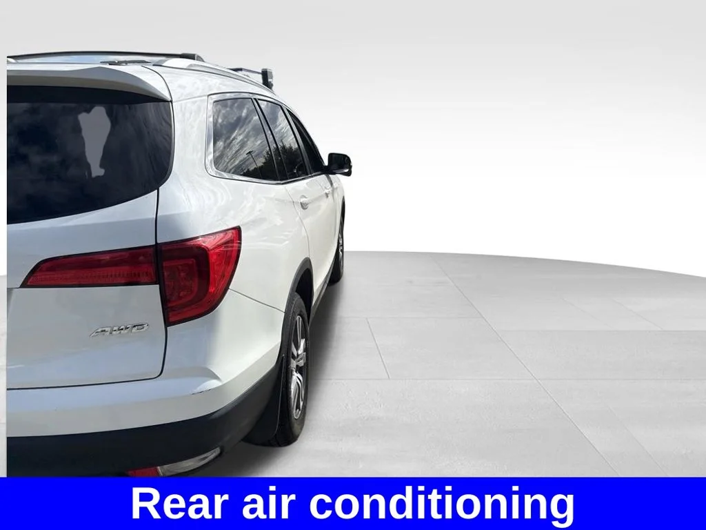 Used 2016  Honda EX image 6