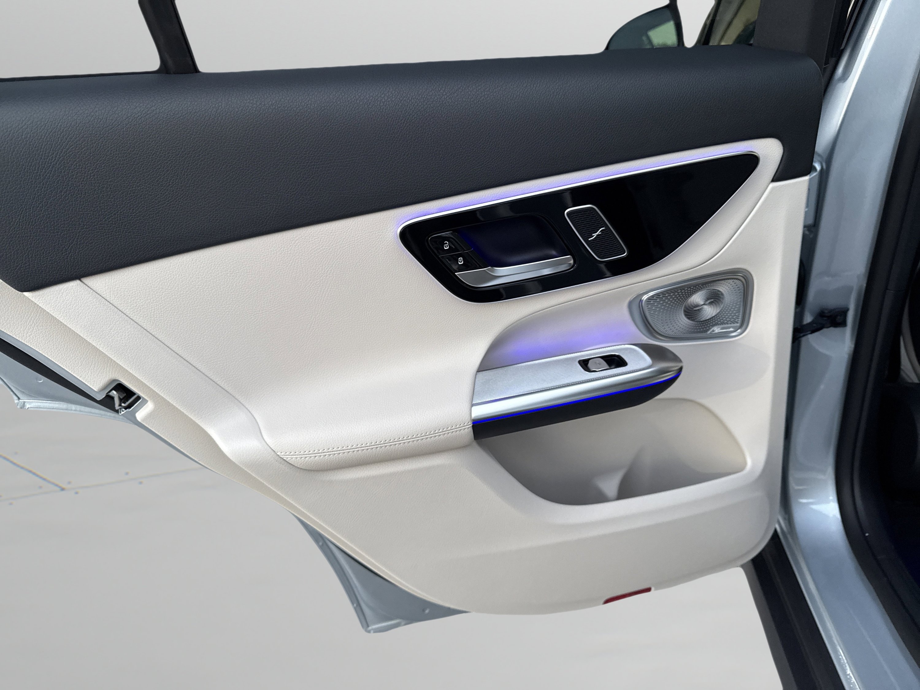 Used 2026 Cirrus Silver Metallic Mercedes-Benz GLC 300 image 41