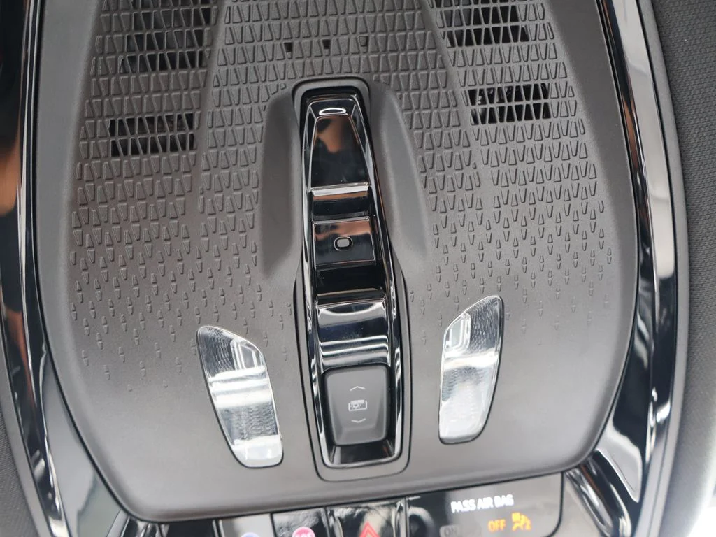 Used 2025 Black Cadillac Luxury image 63
