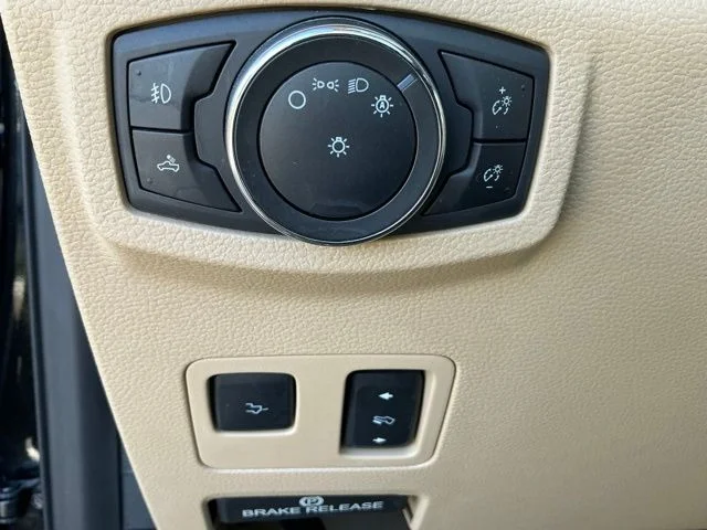 Used 2021 Agate Black Metallic Ford Lariat image 32