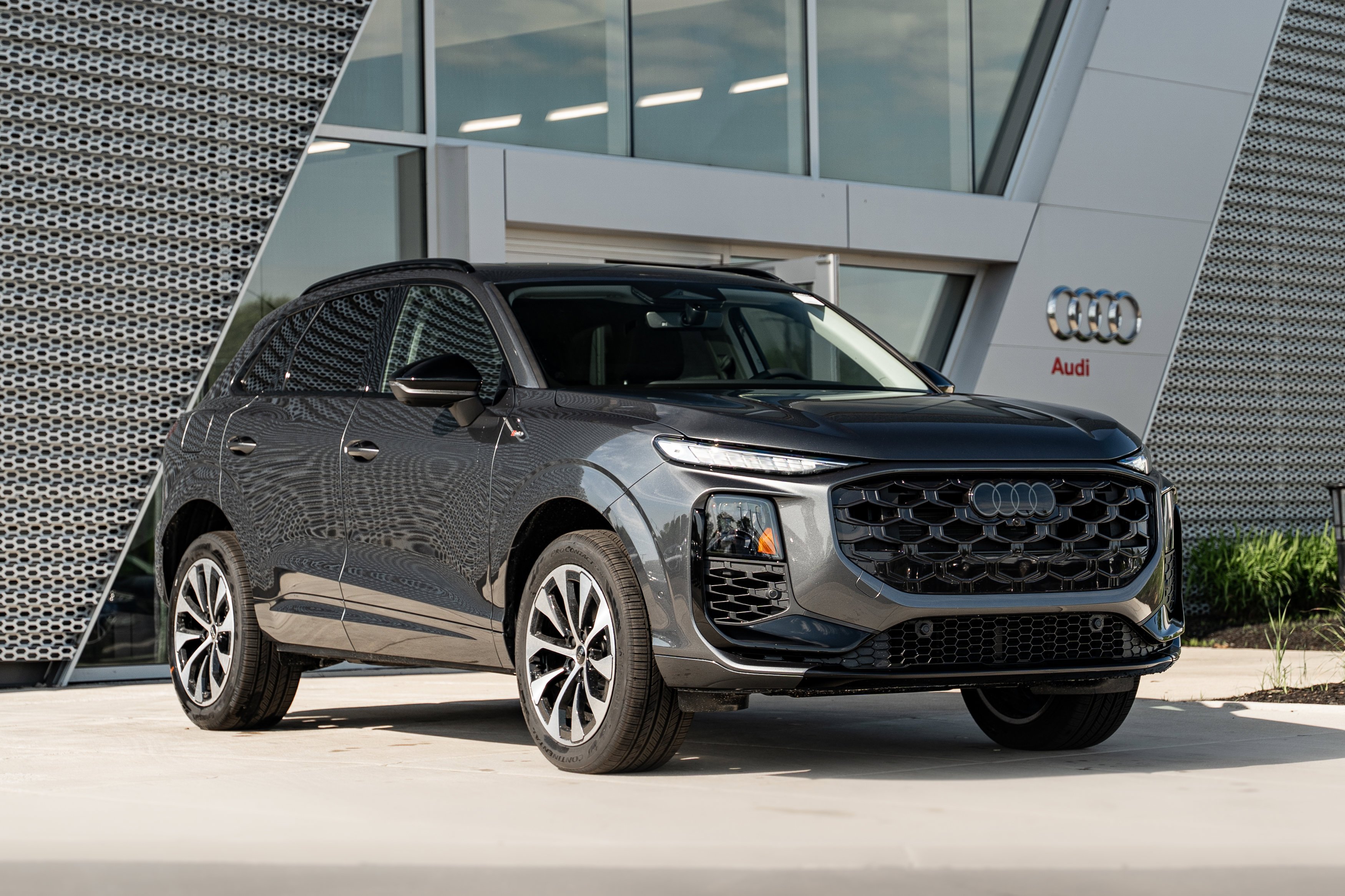 2026 Audi Q3 S line quattro's photo