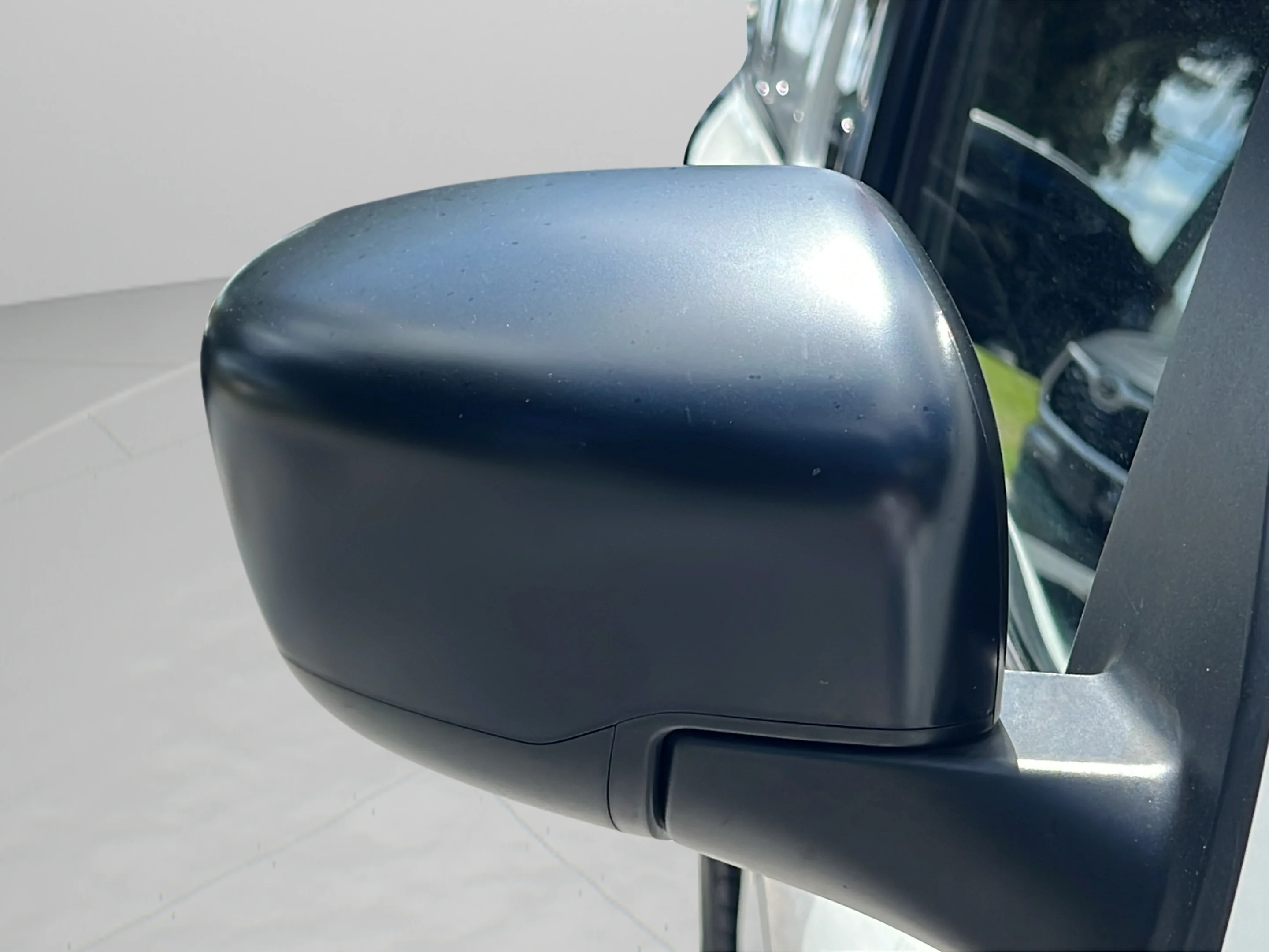 Used 2023 Glacier White Nissan S image 24