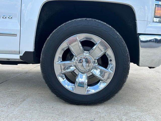 Used 2015 White Chevrolet LTZ image 9