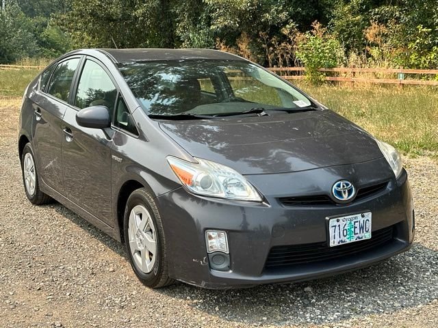 Used 2010 Winter Gray Metallic Toyota I image 2