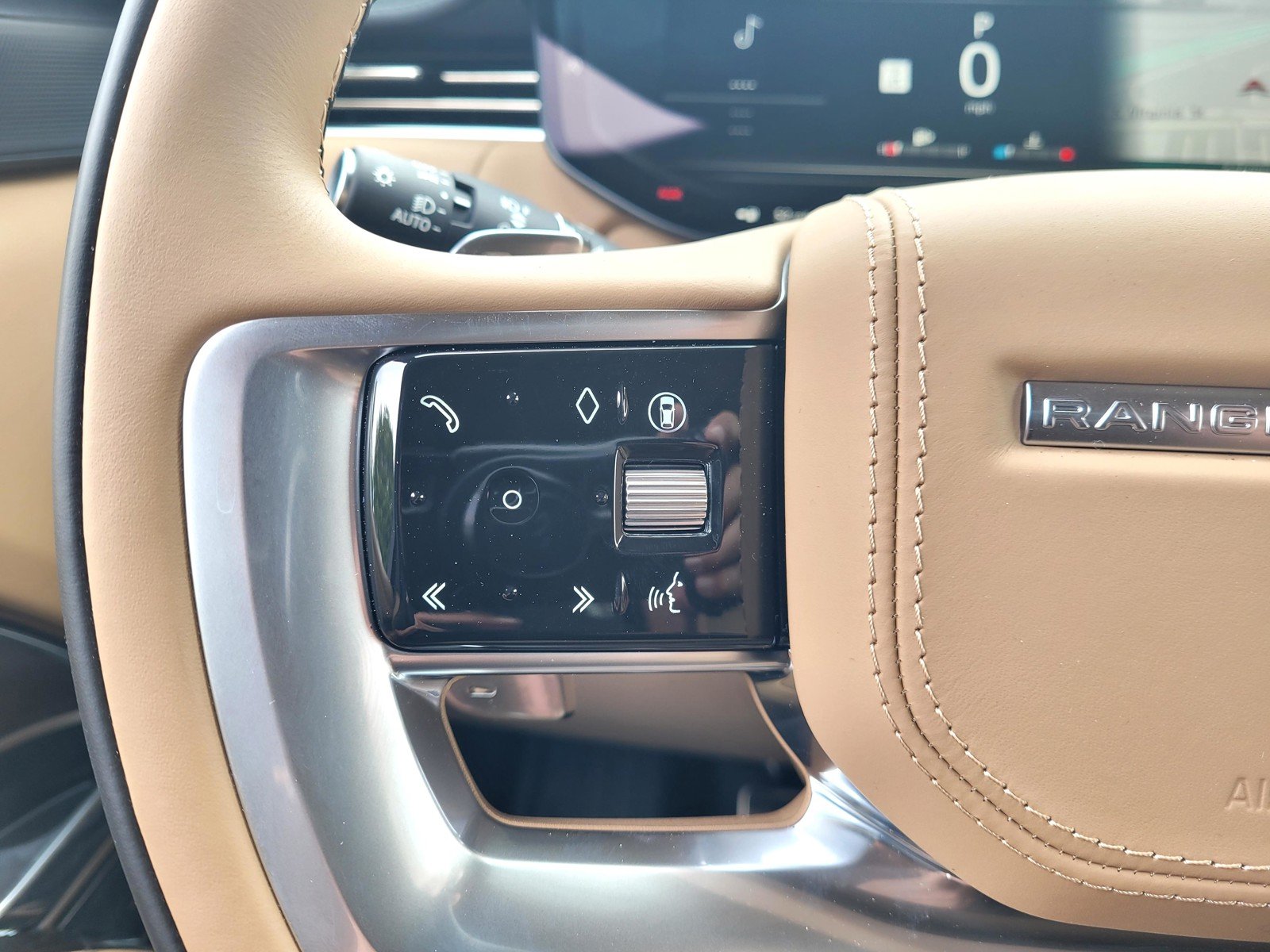 New 2026 Belgravia Green Land Rover SE image 24