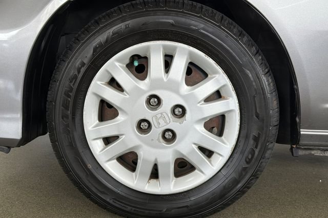 Used 2005 Magnesium Metallic Honda LX image 32