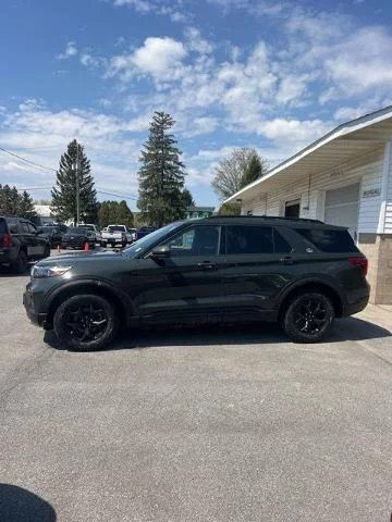 Used 2022 Forged Green Metallic Ford Timberline image 5