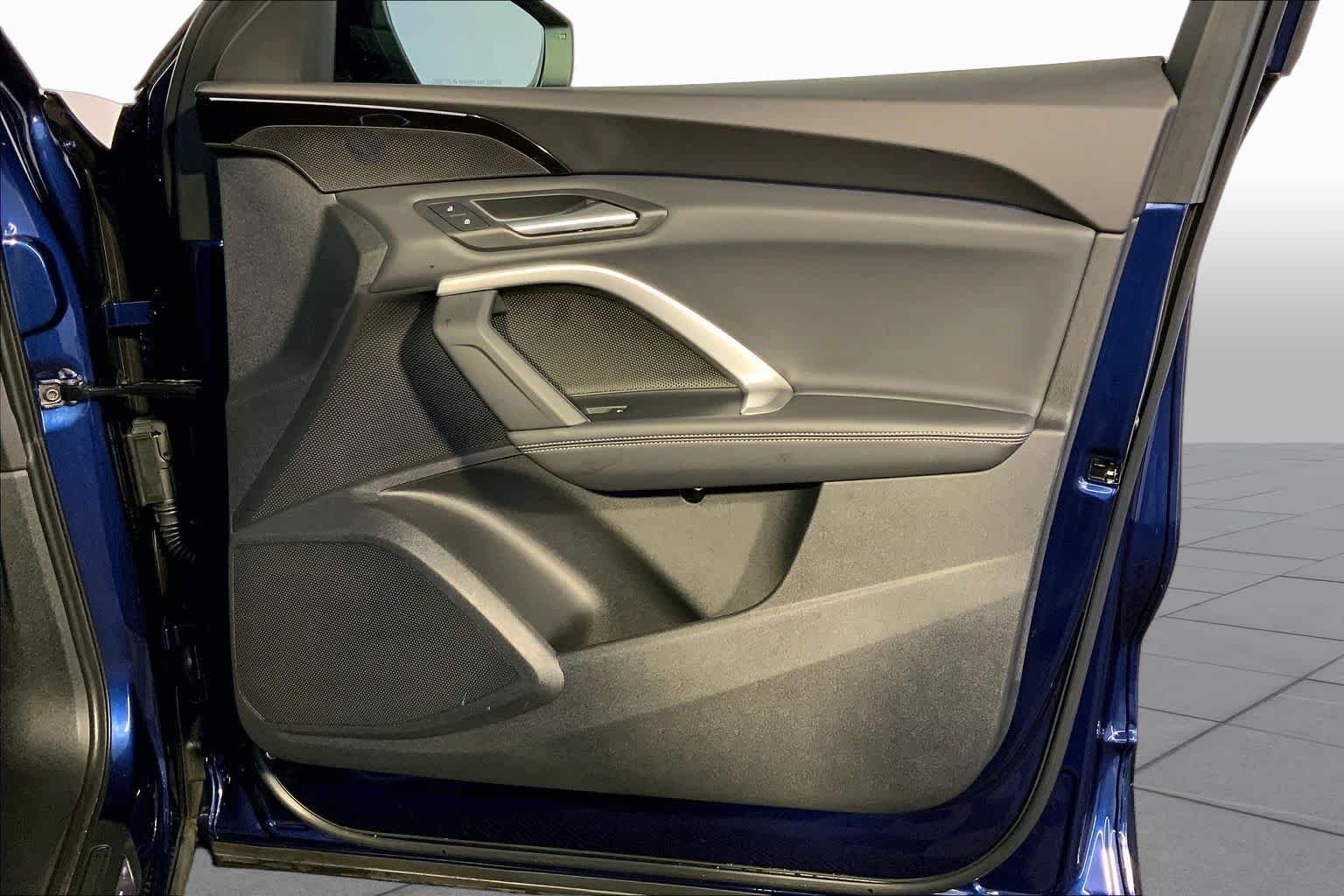 Used 2025 Navarra Blue Metallic Audi Premium image 23