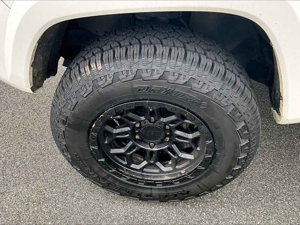 Used 2019 Super White Toyota SR5 image 7