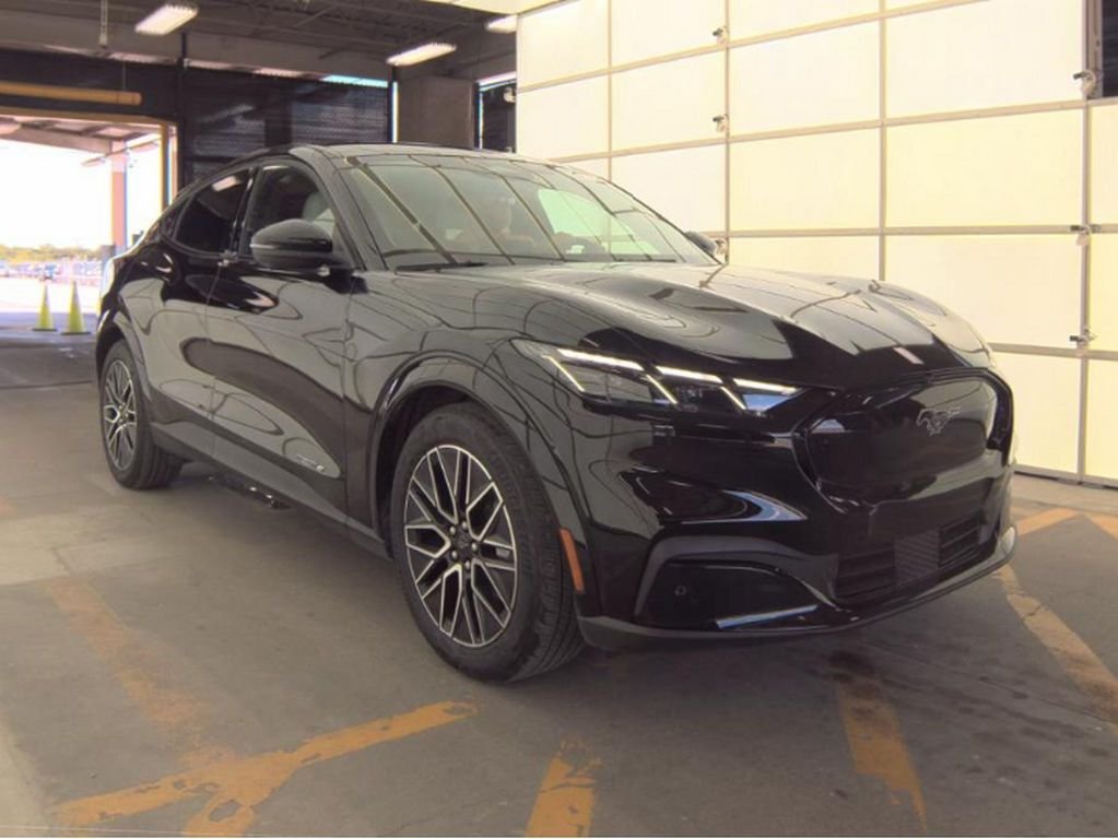 Used 2025 Black Ford Premium image 4