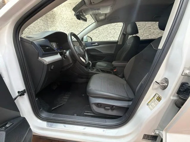 Used 2024 White Volkswagen 1.5T SE image 17