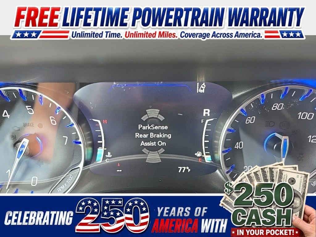 New 2027 Bright White Clear-Coat Exterior Paint Chrysler Select image 59