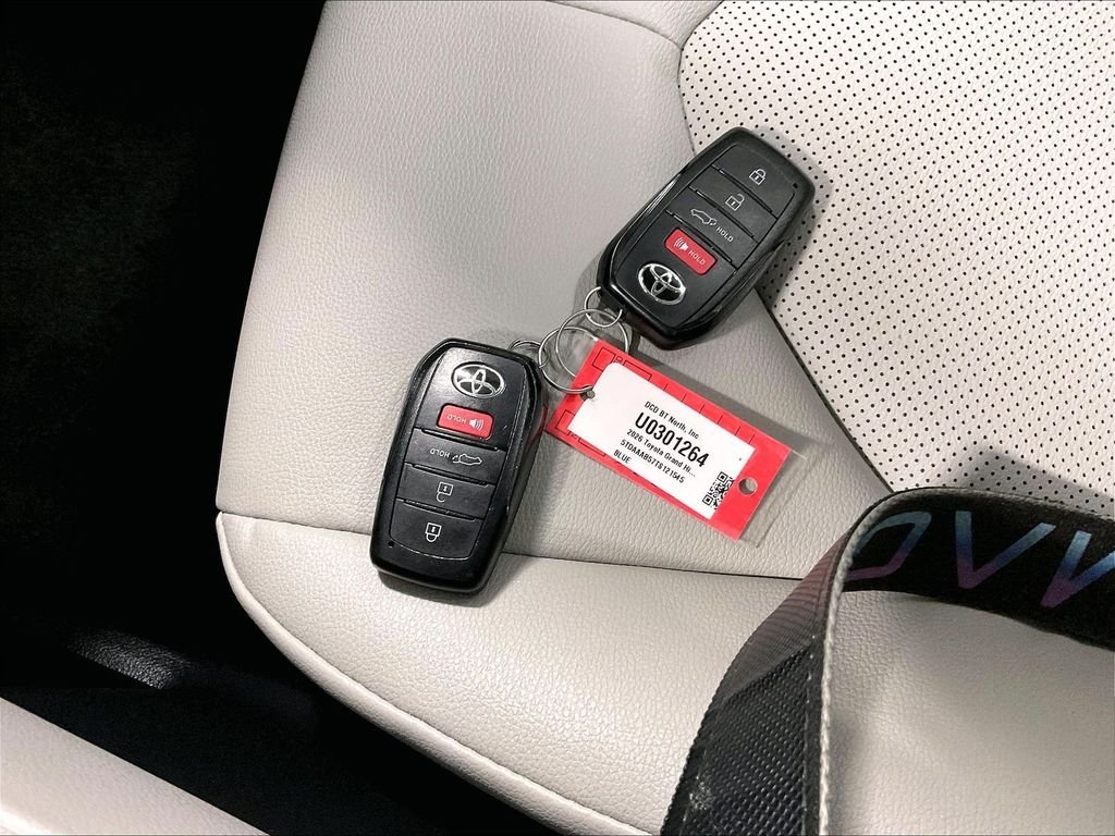 Certified Used 2026  Toyota XLE image 32