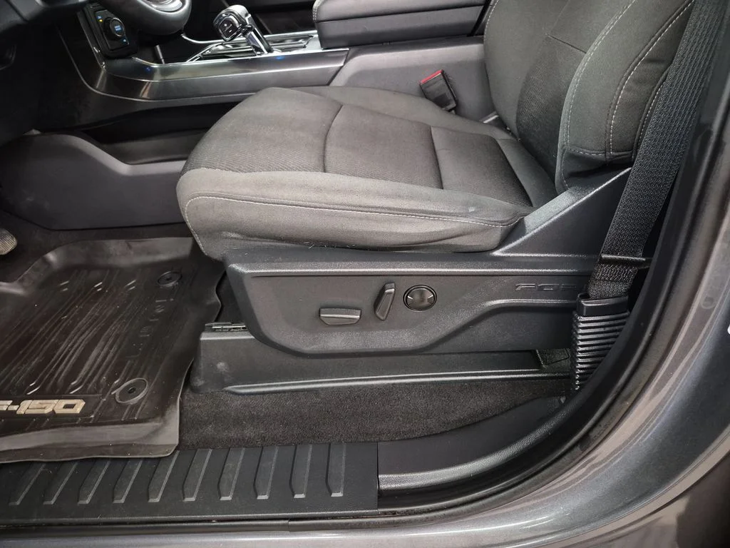 Certified Used 2023 Gray Metallic Ford XLT image 15