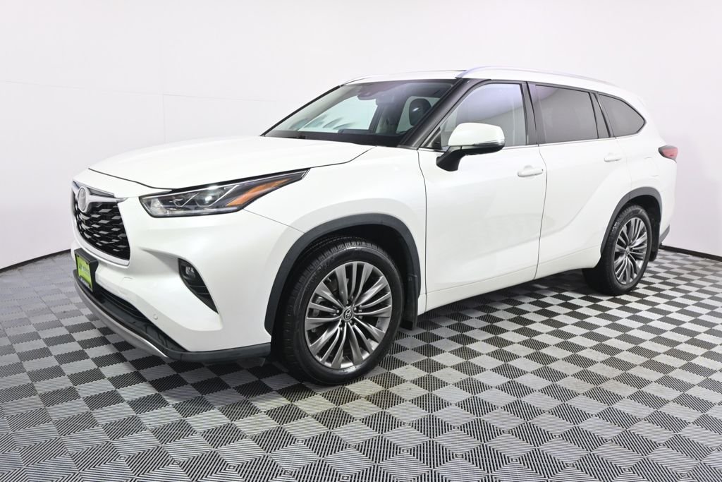 Used 2021 Toyota Highlander Platinum with VIN 5TDFZRBH5MS099019 for sale in St. Louis Park, Minnesota