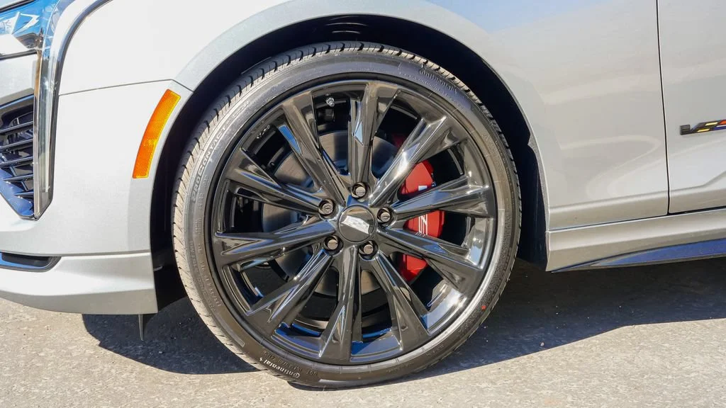 2026 Cadillac CT4 V-Series - Photo 7