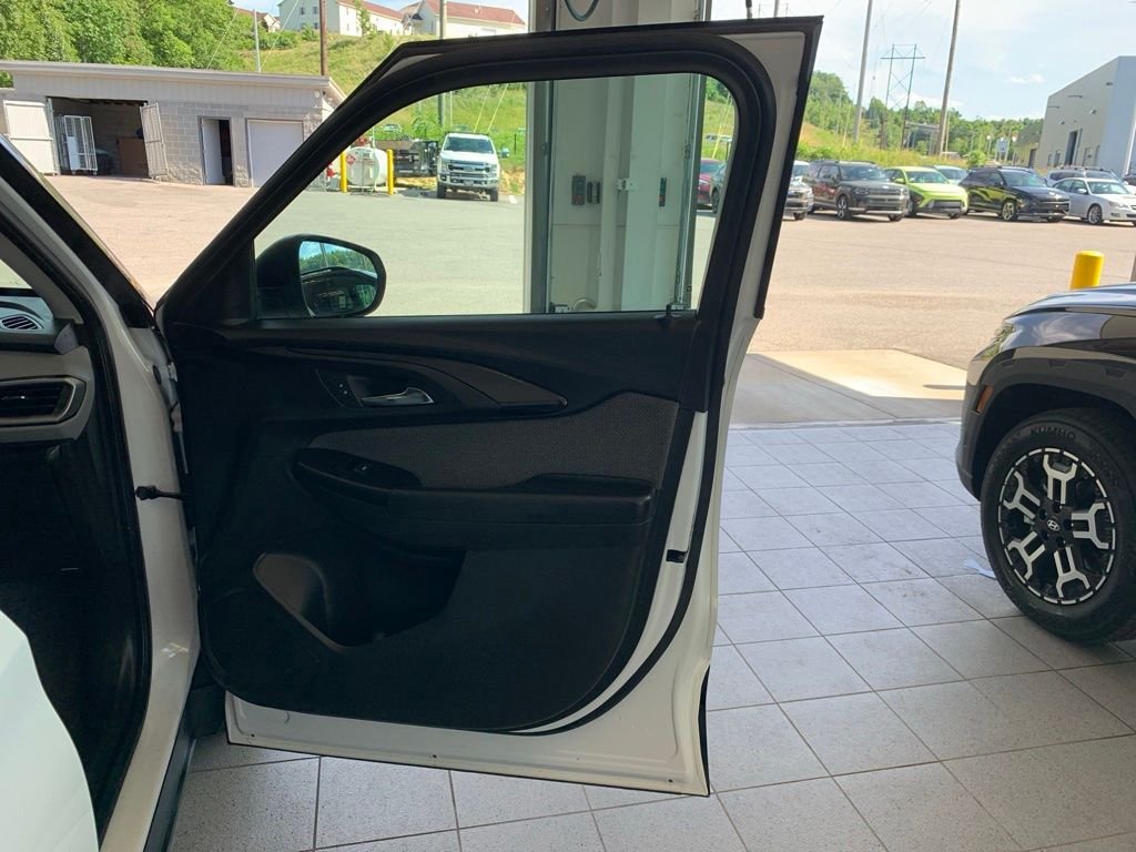 Used 2021 White Chevrolet LS image 21