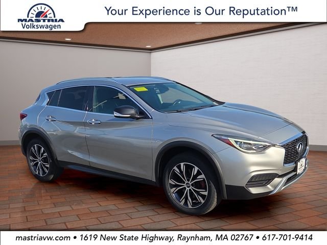 Used 2017 Silver INFINITI Luxury image 1