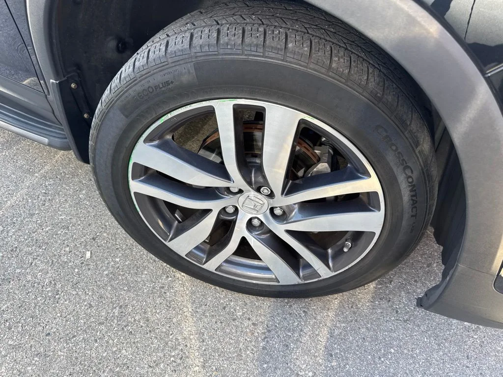 Used 2017 Black Honda Elite image 2