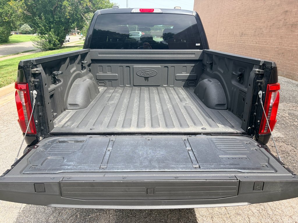 Used 2024 Agate Black Metallic Ford XLT image 9