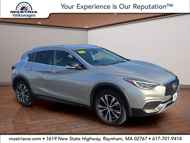 Used 2017 Silver INFINITI Luxury image 1
