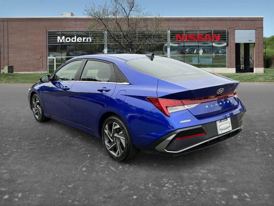 Used 2024 Intense Blue Hyundai SEL image 2