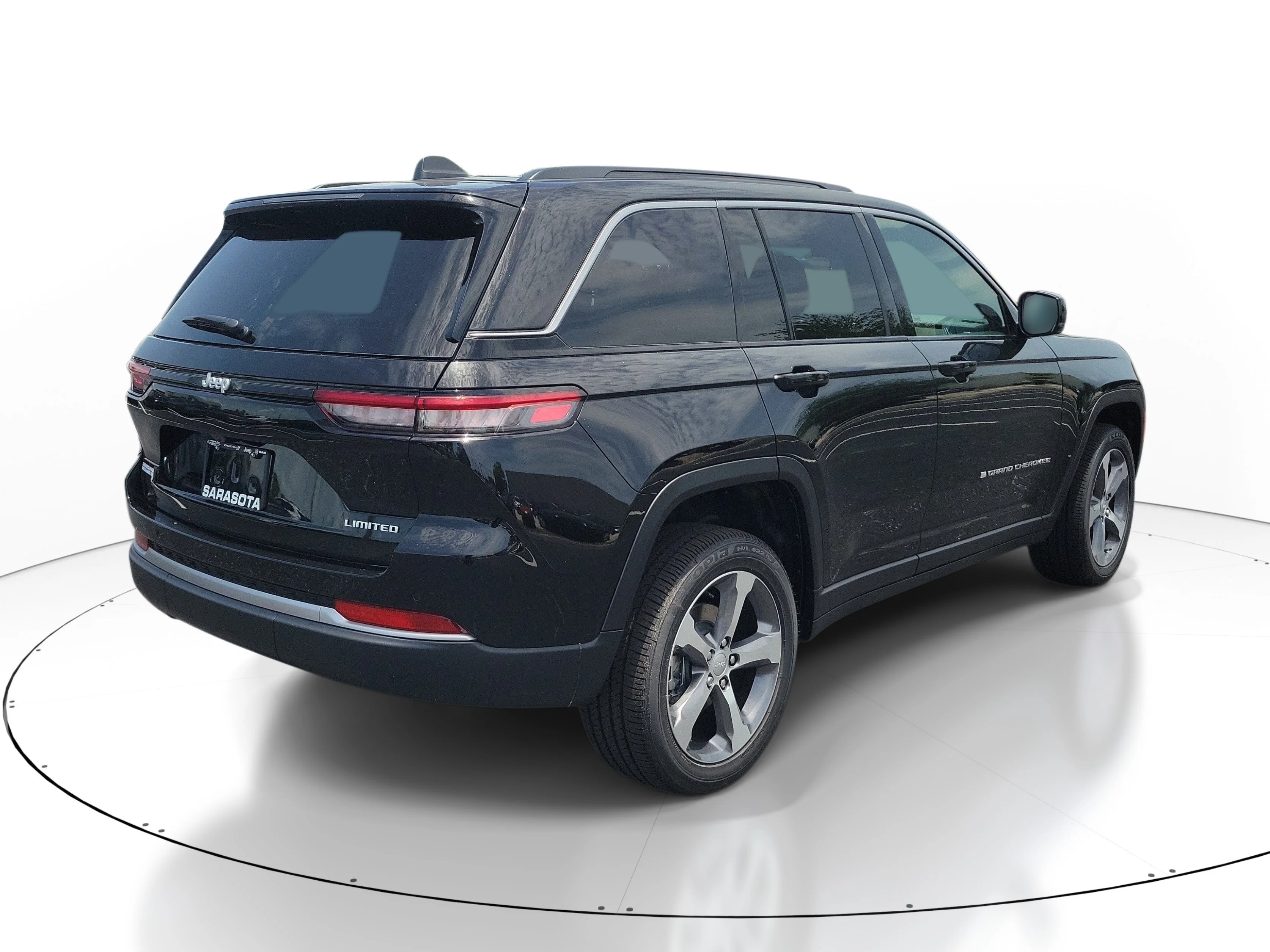 New 2026 Diamond Black Crystal Pearlcoat Jeep Limited image 6