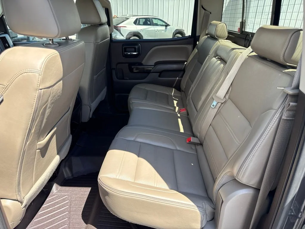 Used 2016 Silver GMC Denali image 11