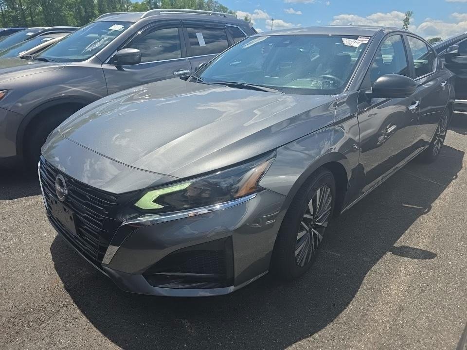 Used 2024 Gun Metallic Nissan 2.5 SV image 2