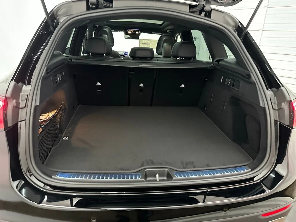 New 2026 Black Mercedes-Benz GLC 300 image 27