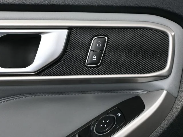 2024 Ford Explorer XLT - Photo 22