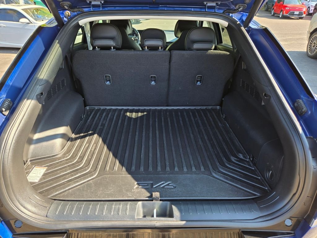 Used 2023 Blue Kia Wind image 13