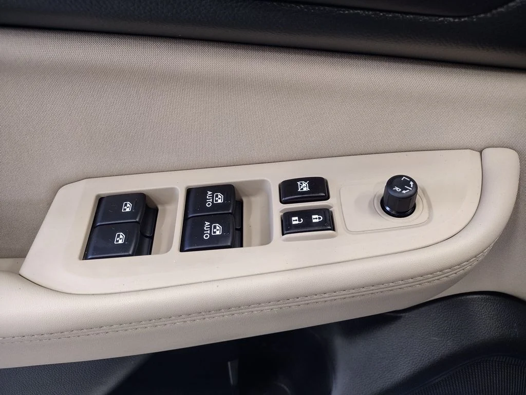 Used 2015 Blue Subaru 2.5i image 19